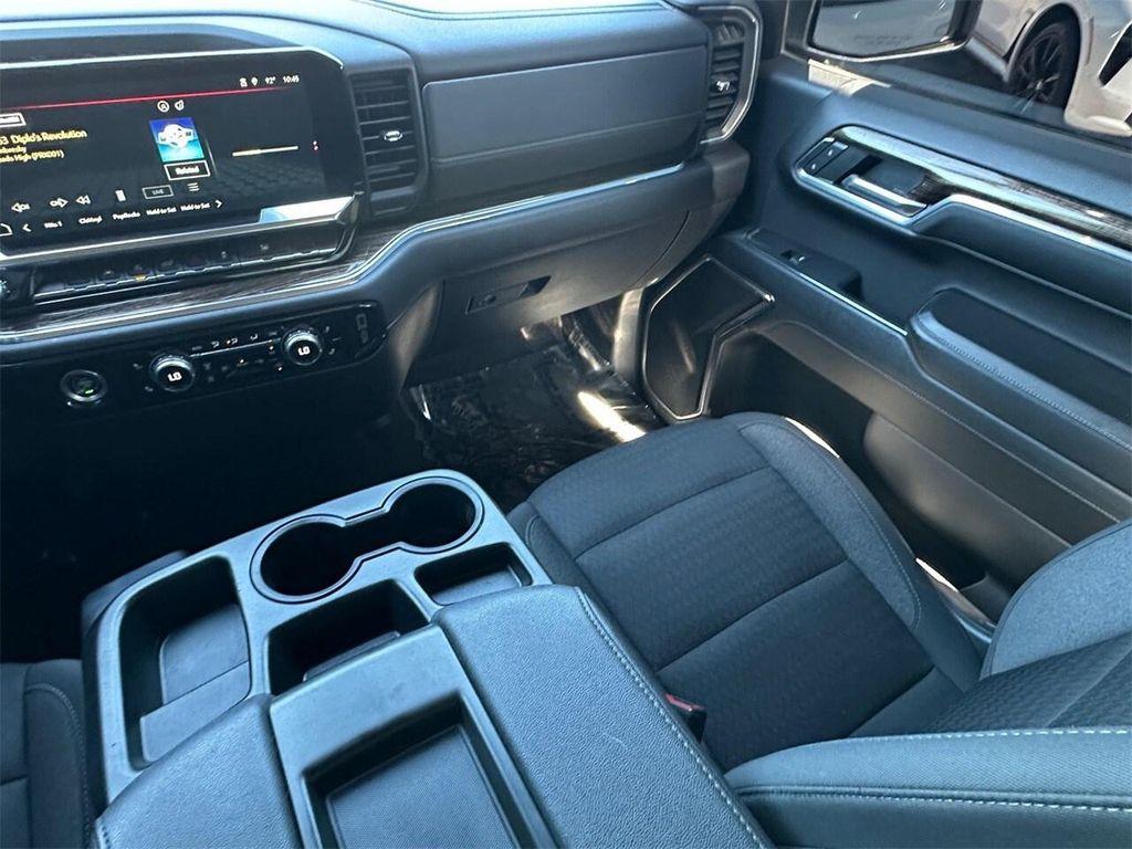 used 2024 GMC Sierra 1500 car, priced at $40,099