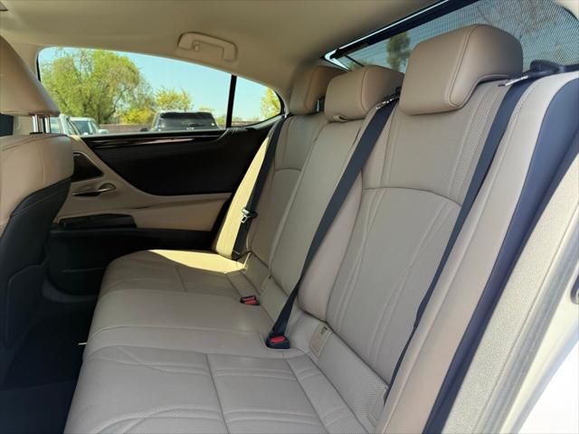used 2021 Lexus ES 300h car, priced at $37,990
