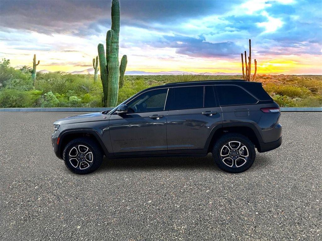used 2022 Jeep Grand Cherokee car, priced at $32,999