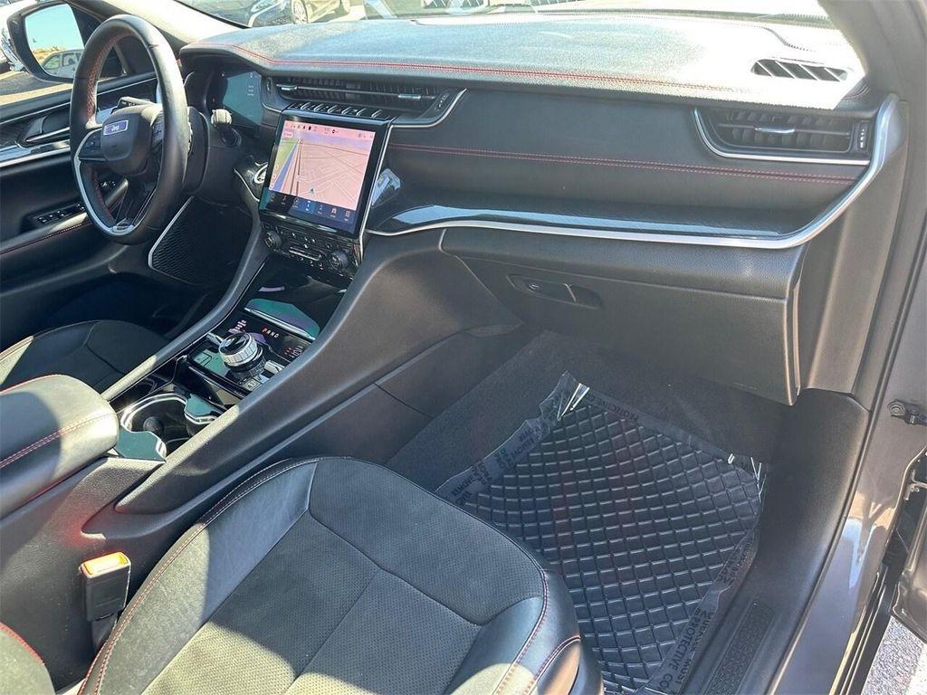 used 2022 Jeep Grand Cherokee car, priced at $32,999