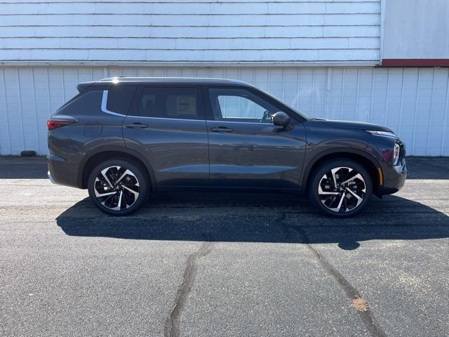 new 2024 Mitsubishi Outlander car, priced at $39,505