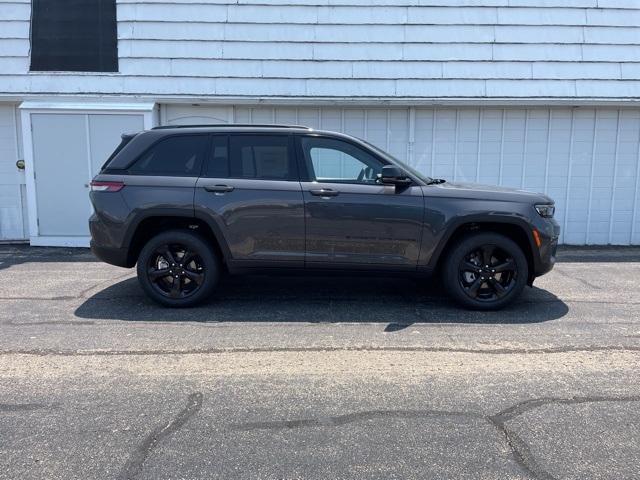 new 2024 Jeep Grand Cherokee car, priced at $52,405