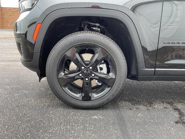 new 2024 Jeep Grand Cherokee L car, priced at $49,007