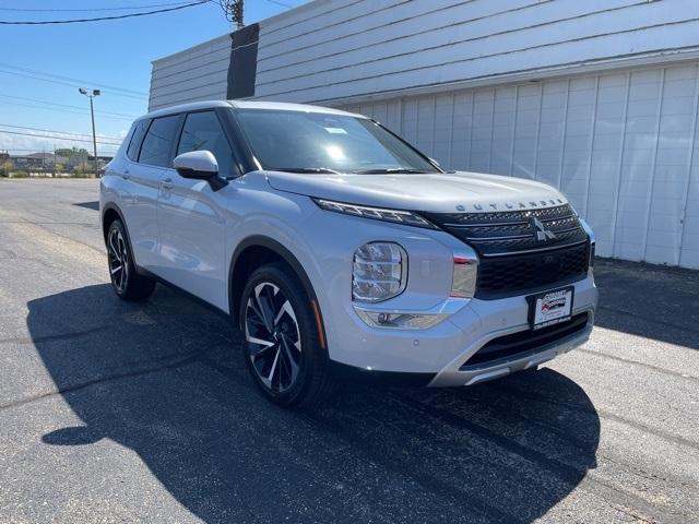 new 2024 Mitsubishi Outlander car, priced at $36,610