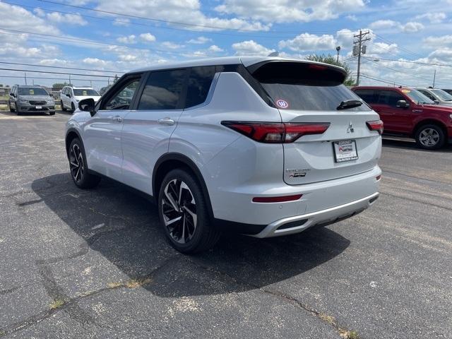 new 2024 Mitsubishi Outlander car, priced at $34,430