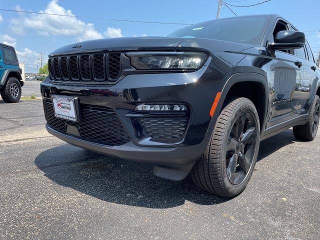 new 2024 Jeep Grand Cherokee car, priced at $53,271