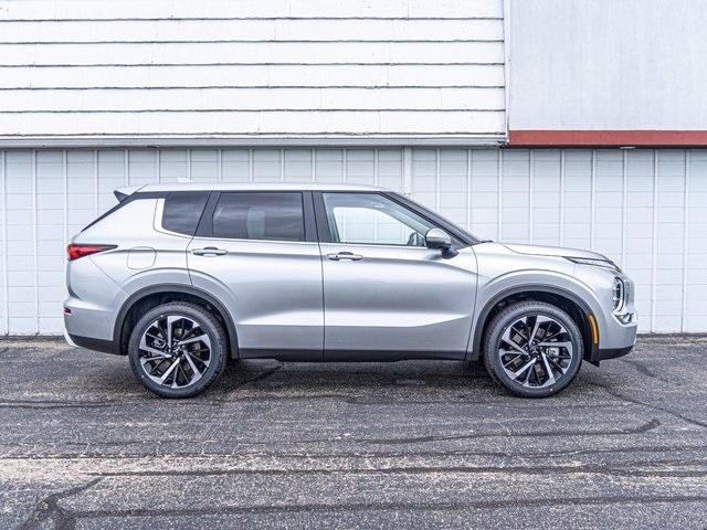 new 2024 Mitsubishi Outlander car, priced at $35,805