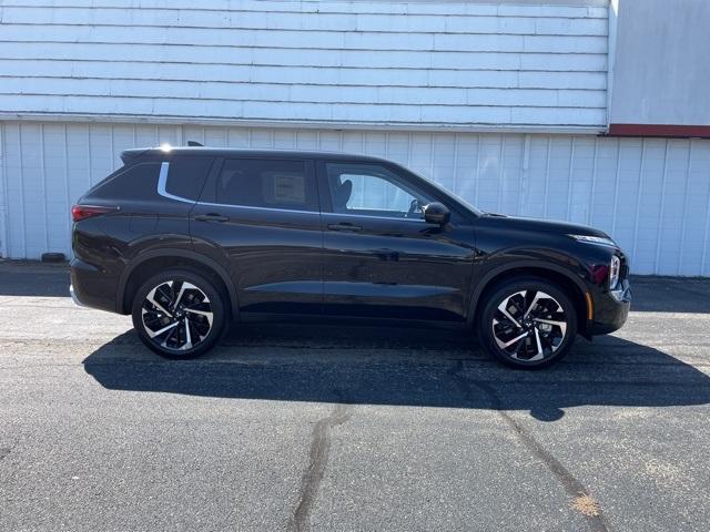 new 2024 Mitsubishi Outlander car, priced at $33,135