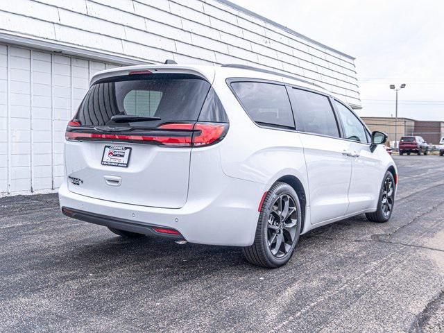 new 2024 Chrysler Pacifica car, priced at $44,580