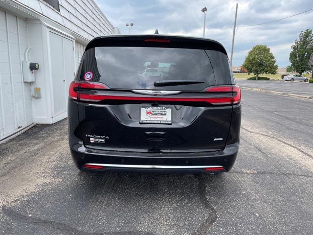 new 2024 Chrysler Pacifica car, priced at $43,708