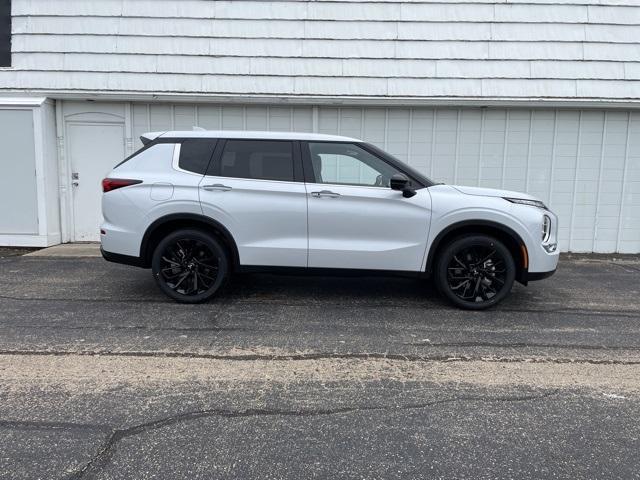 new 2024 Mitsubishi Outlander car, priced at $35,850