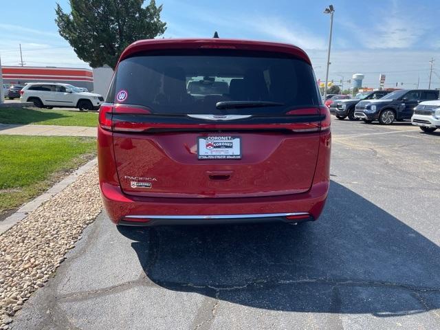 new 2024 Chrysler Pacifica car, priced at $41,640