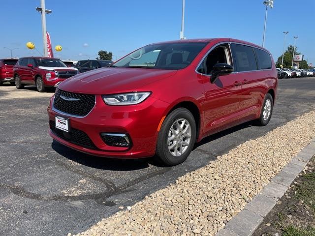 new 2024 Chrysler Pacifica car, priced at $41,640