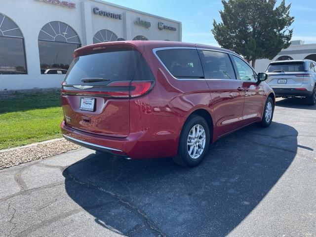 new 2024 Chrysler Pacifica car, priced at $41,640