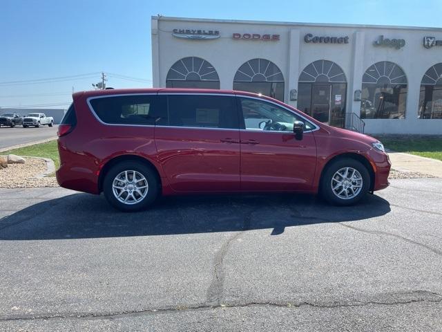 new 2024 Chrysler Pacifica car, priced at $41,640