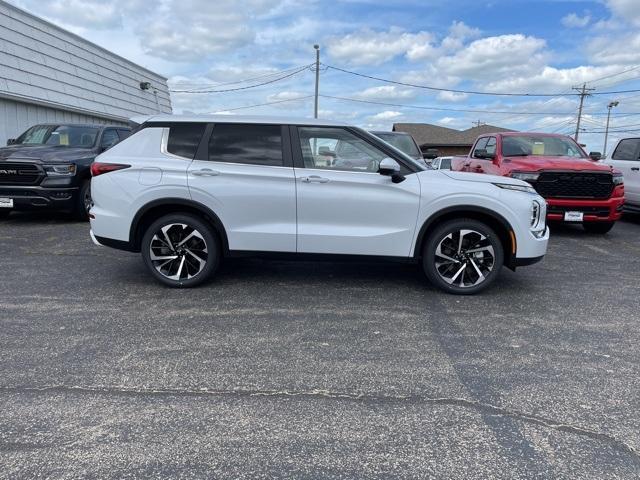 new 2024 Mitsubishi Outlander car, priced at $36,730