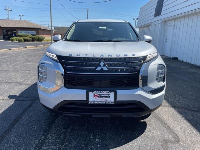 new 2024 Mitsubishi Outlander car, priced at $29,590