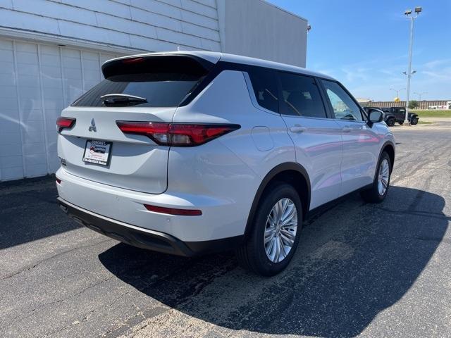 new 2024 Mitsubishi Outlander car, priced at $29,590