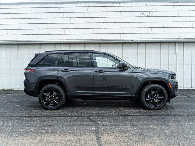 new 2024 Jeep Grand Cherokee L car, priced at $51,570