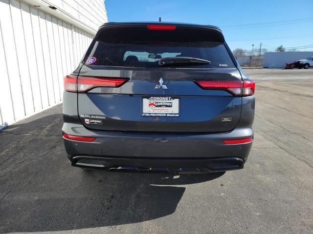 new 2024 Mitsubishi Outlander car, priced at $35,035