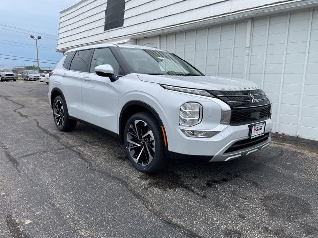 new 2024 Mitsubishi Outlander car, priced at $34,340