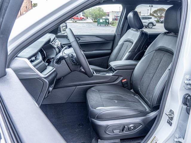 new 2024 Jeep Grand Cherokee L car, priced at $48,489