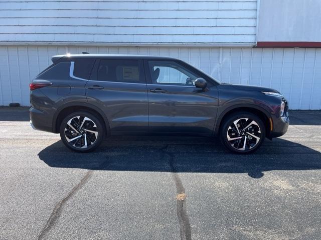 new 2024 Mitsubishi Outlander car, priced at $33,135