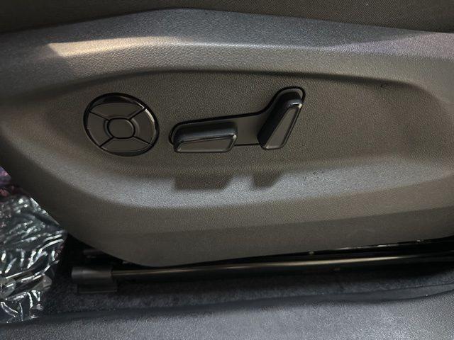 new 2025 Volkswagen Tiguan car, priced at $35,049