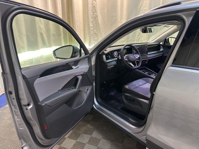 new 2025 Volkswagen Tiguan car, priced at $35,049