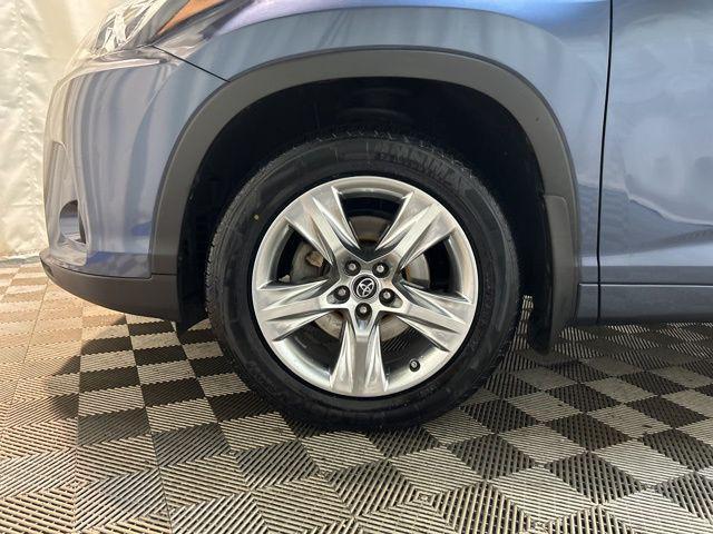 used 2017 Toyota Highlander car, priced at $25,712
