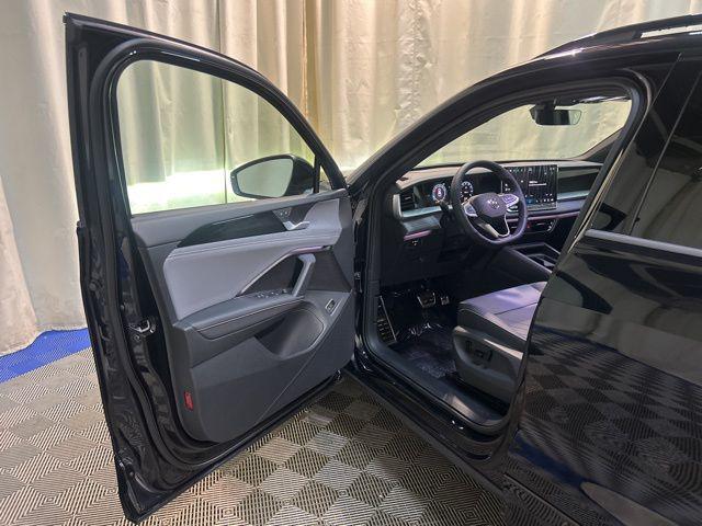 new 2025 Volkswagen Tiguan car, priced at $36,350