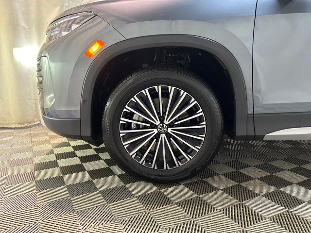 new 2025 Volkswagen Tiguan car, priced at $31,180