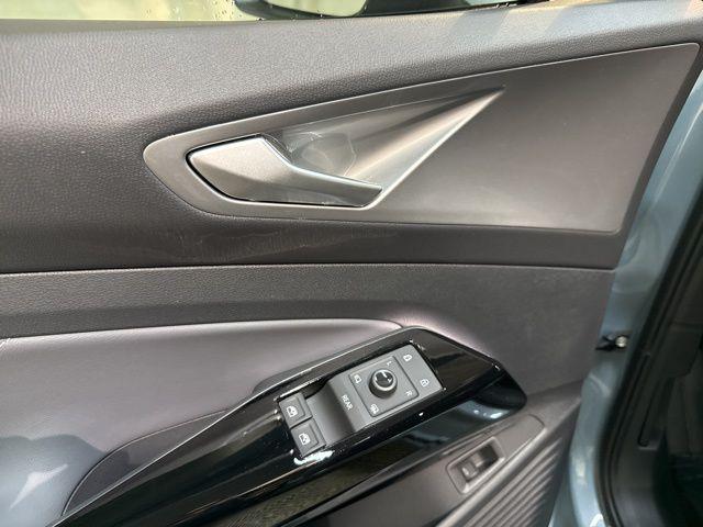 new 2025 Volkswagen ID.4 car, priced at $52,443