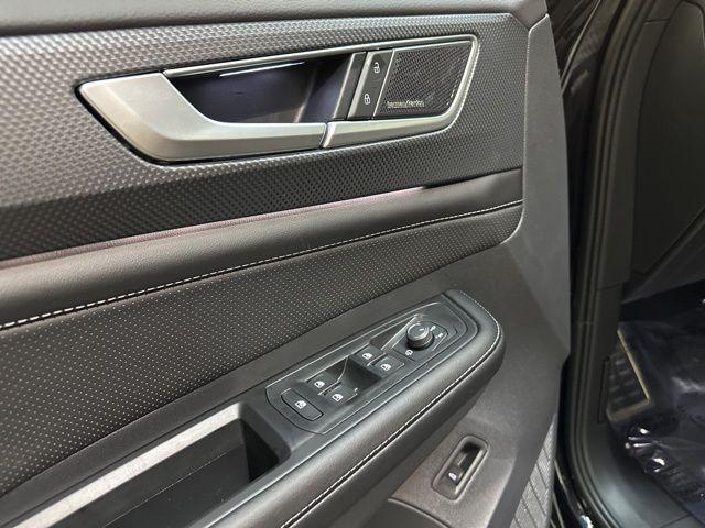 new 2026 Volkswagen Atlas Cross Sport car, priced at $53,019