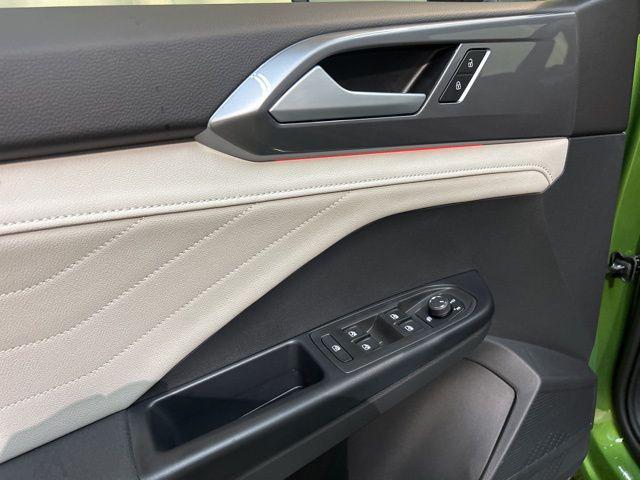 new 2025 Volkswagen Taos car, priced at $35,014