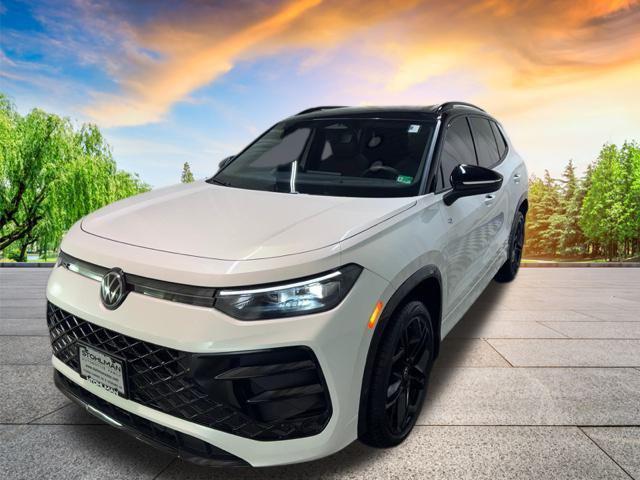 used 2025 Volkswagen Tiguan car, priced at $34,300