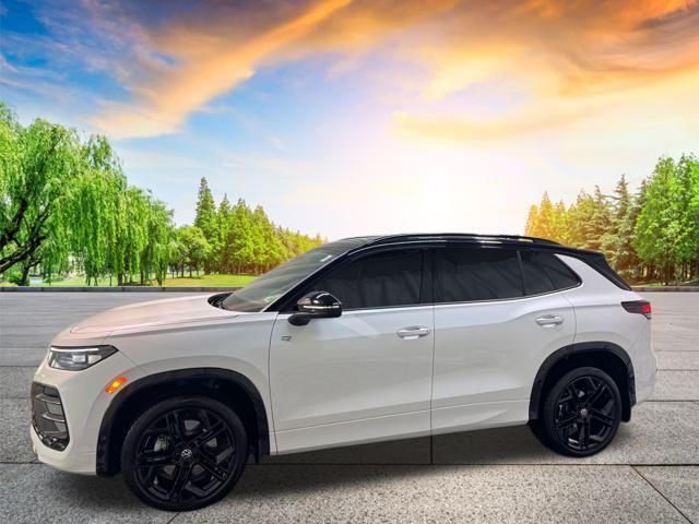 used 2025 Volkswagen Tiguan car, priced at $34,300