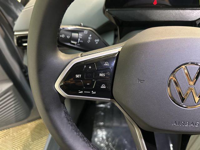 new 2025 Volkswagen ID.4 car, priced at $40,635