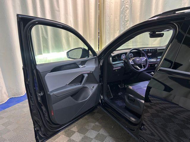 new 2025 Volkswagen Tiguan car, priced at $37,100