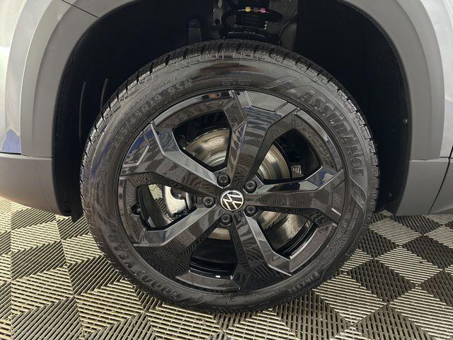 new 2025 Volkswagen Taos car, priced at $34,392