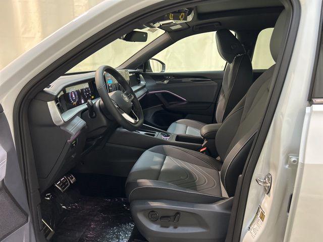 new 2025 Volkswagen Tiguan car, priced at $34,189