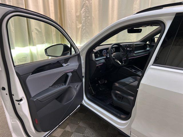 new 2025 Volkswagen Tiguan car, priced at $34,189