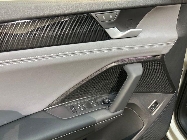 new 2025 Volkswagen Tiguan car, priced at $37,479