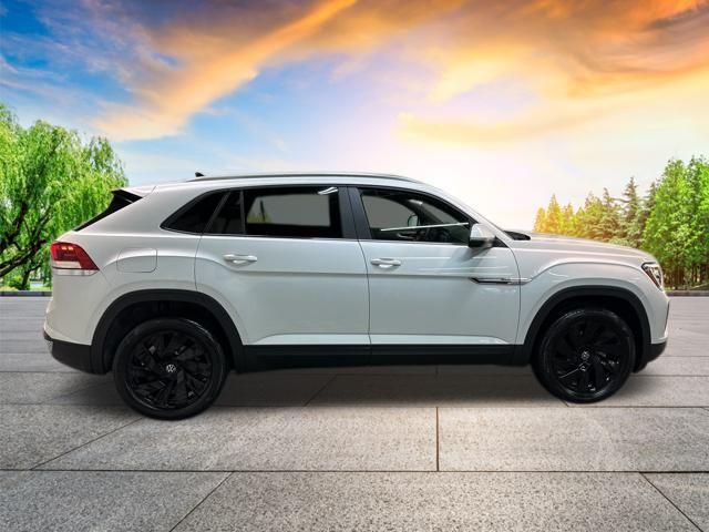 new 2026 Volkswagen Atlas Cross Sport car, priced at $46,212