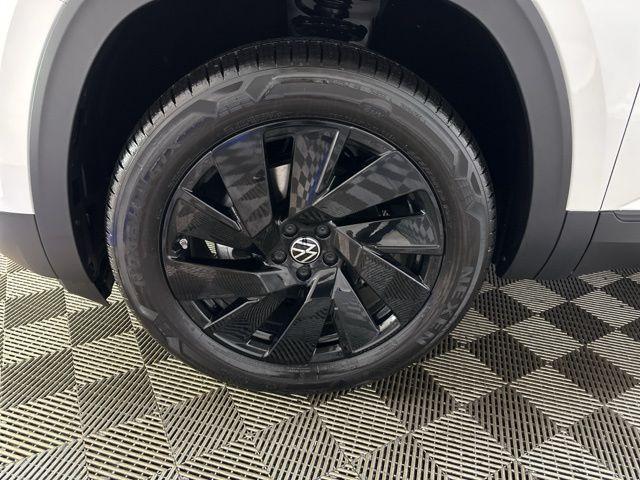 new 2026 Volkswagen Atlas Cross Sport car, priced at $46,212