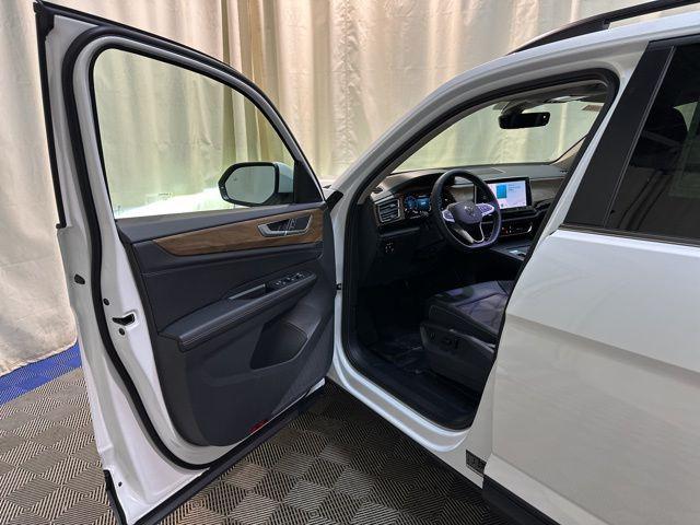 new 2026 Volkswagen Atlas car, priced at $40,865