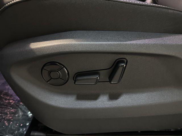 new 2025 Volkswagen Tiguan car, priced at $35,050