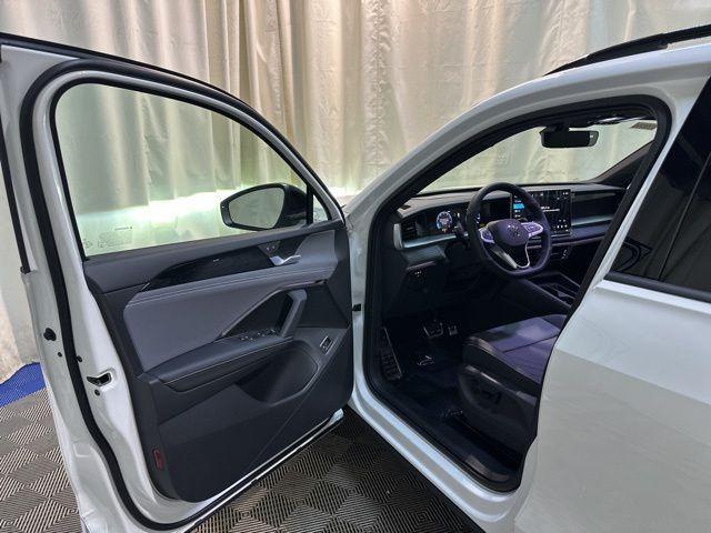 new 2025 Volkswagen Tiguan car, priced at $34,189