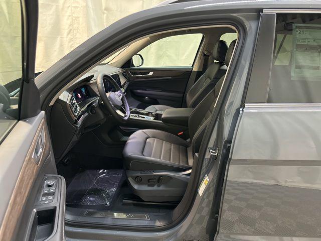 new 2025 Volkswagen Atlas car, priced at $46,971