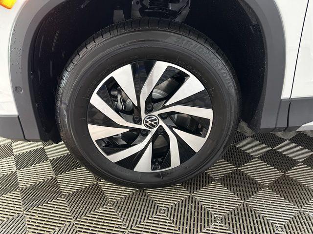 new 2025 Volkswagen Tiguan car, priced at $30,898